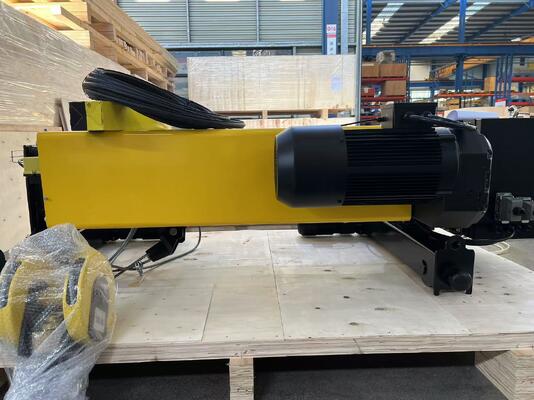 European Type Hoist EOT Overhead Bridge Crane With Electric Wire Rope Hoist For Overhead Crane Use